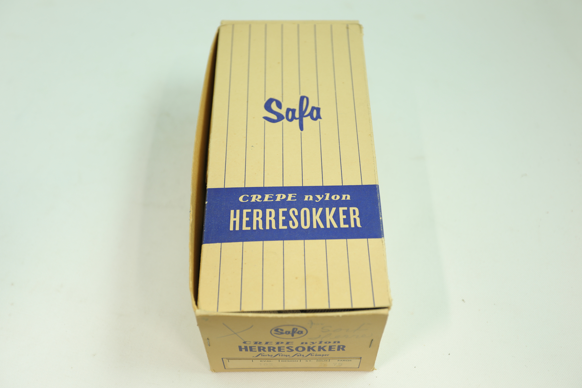 Eske til tre par herresokker.