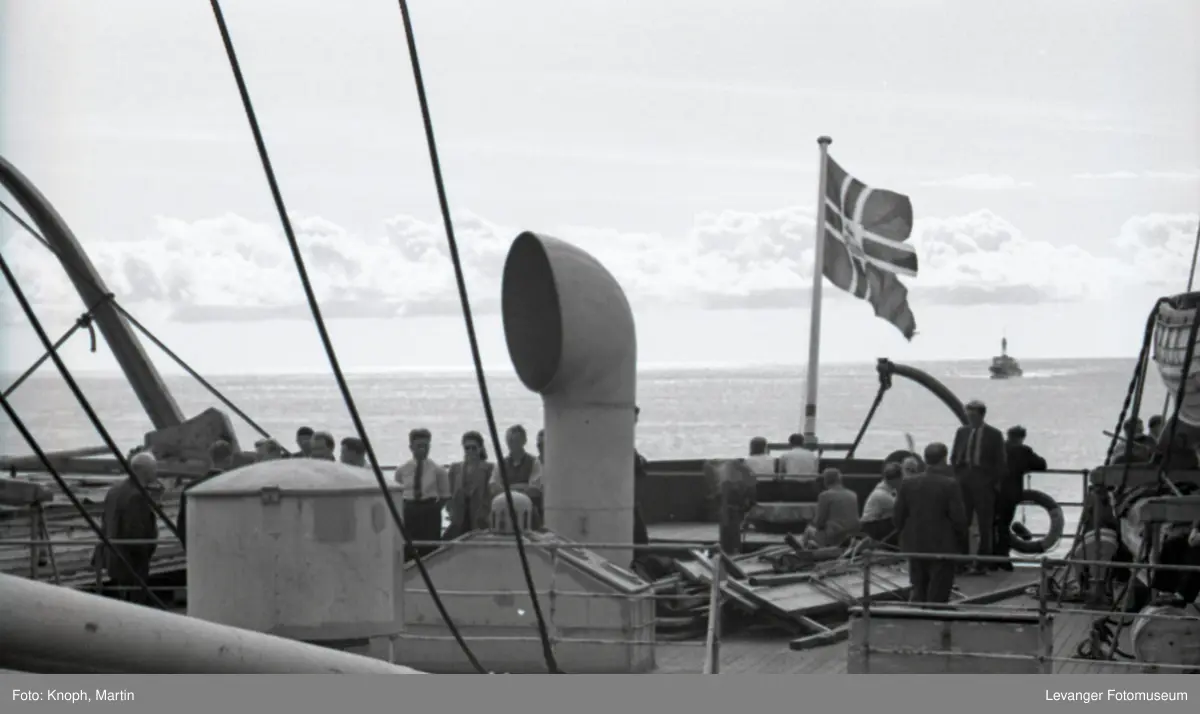 Ombord i DS Stavangerfjord på veg mot Norge etter krigen.