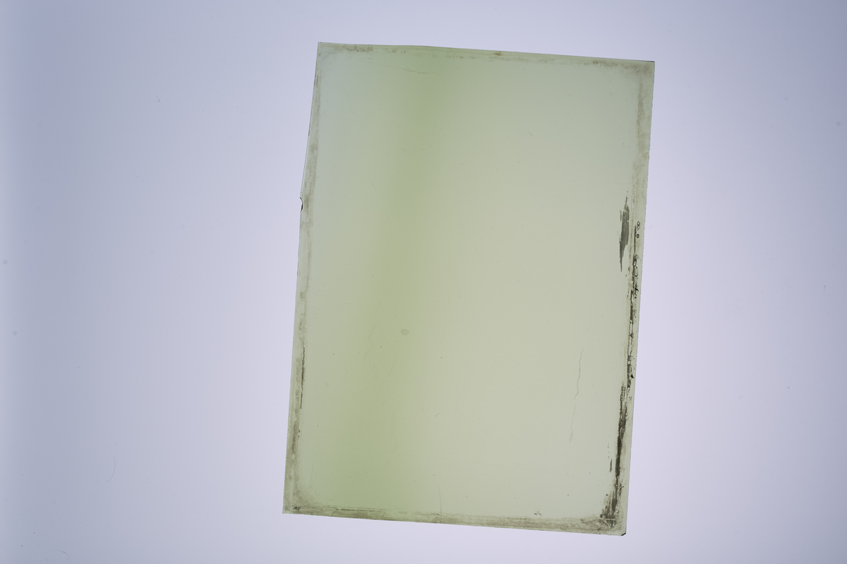 Vindusglass, trolig fra Biri eller Gjøvik glassverk.