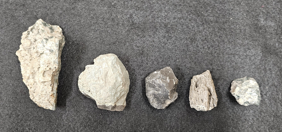 Bergart/Fossil/Mineral: slagg
Varietet: 
Klassificering: slagger
Paragenes: 

Land: 
Fyndplats: 

Stuffen ingår i samlingen från Läroverket i Vänersborg.
