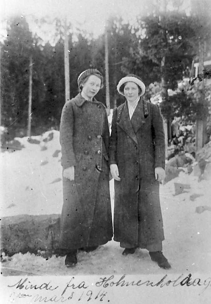 repro. klær, personer. "Minde fra Holmenkollen 1914"