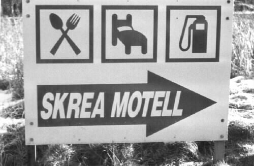 Skrea Motell – vägskylt vid avfarten från länsväg 150