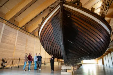 Holvikejekta: Reisa til Bergen