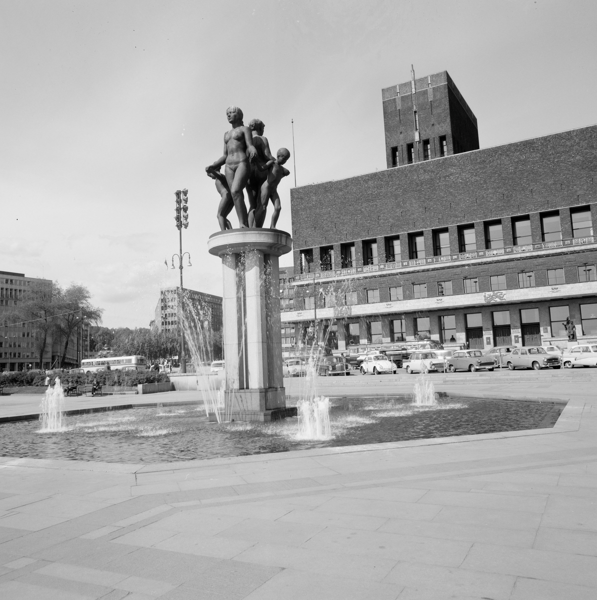Oslo. Rådhuset ved havnen -DEXTRA Photo / DigitaltMuseum
