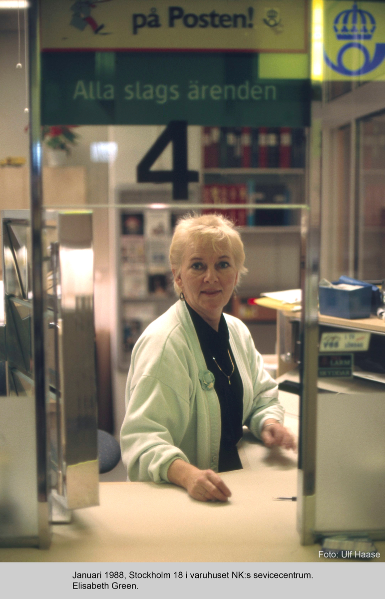 Postkontoret Stockholm 18. I varuhuset NK:s servicecentrum. Elisabeth Green.