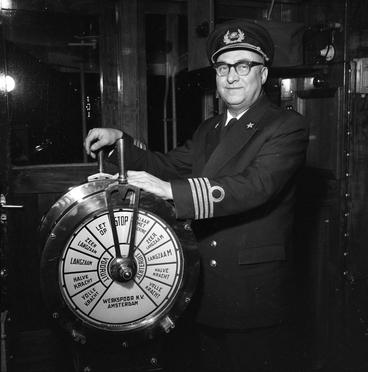 Skipet Prins Willem V kommer med appelsiner