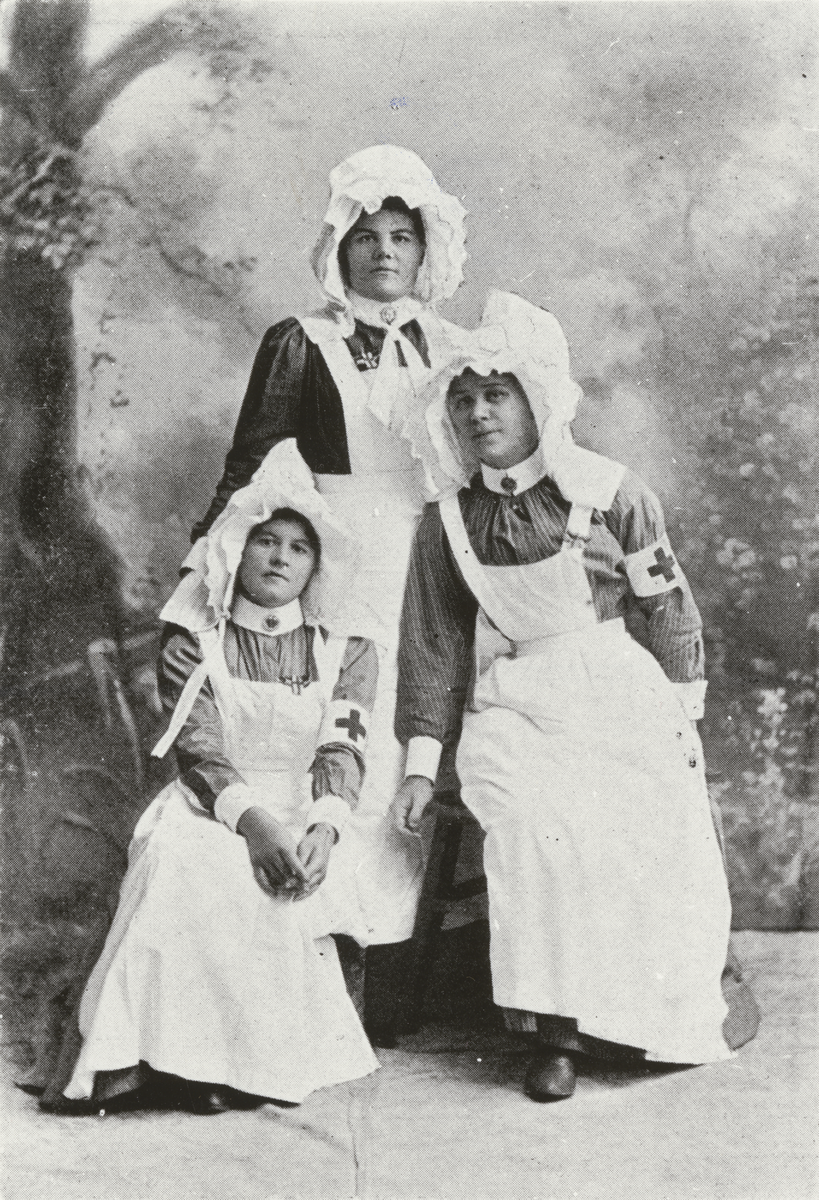 Sjukvårdspersonal ur Skandinaviska ambulansen. Anna Lindblom, Elin Lindblom och Hildur Svensson.