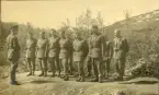 Gruppbild med soldater.