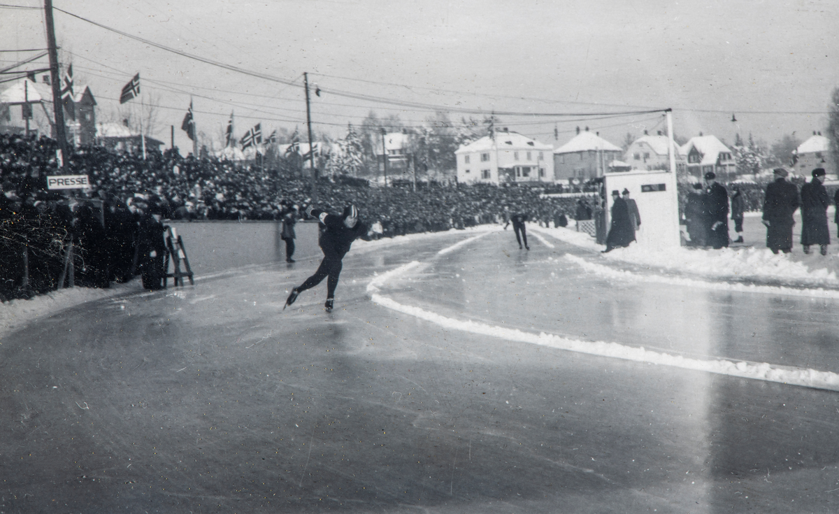 Hamar Stadion, skøyteløp, Europamesterskapet på skøyter 1948, EM 1948, Ivar Martinsen fra HIL Hamar Idrettslag i ytre sving