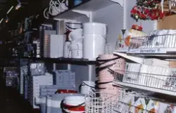 Plastföremål på Varuhuset Åhlens.