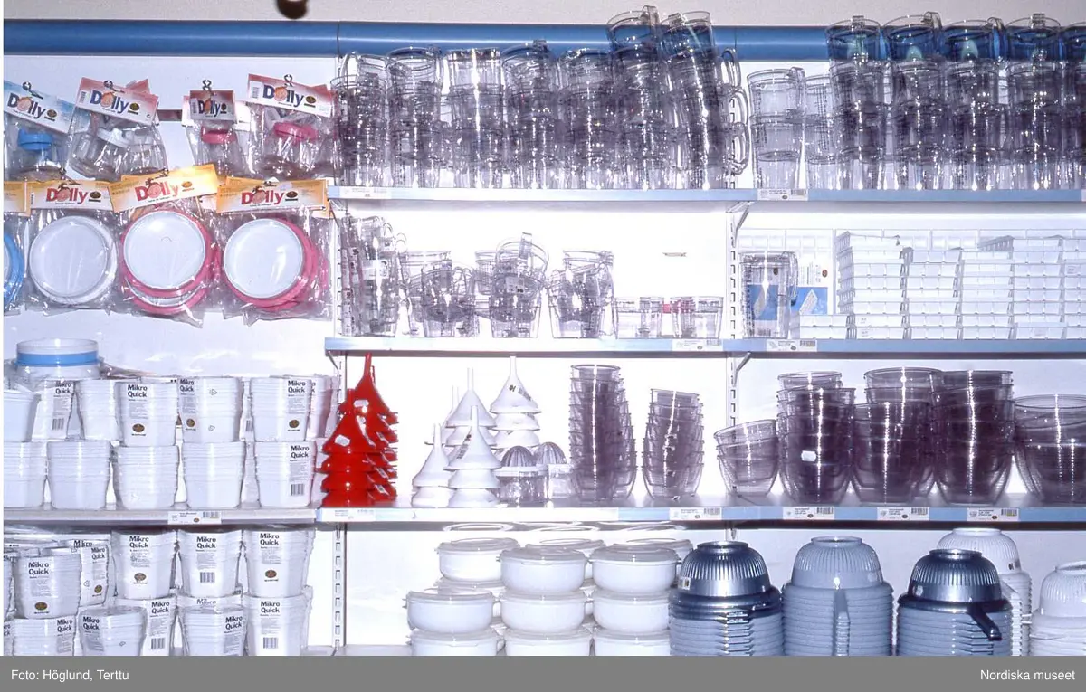 Plastföremål på Varuhuset Åhlens.