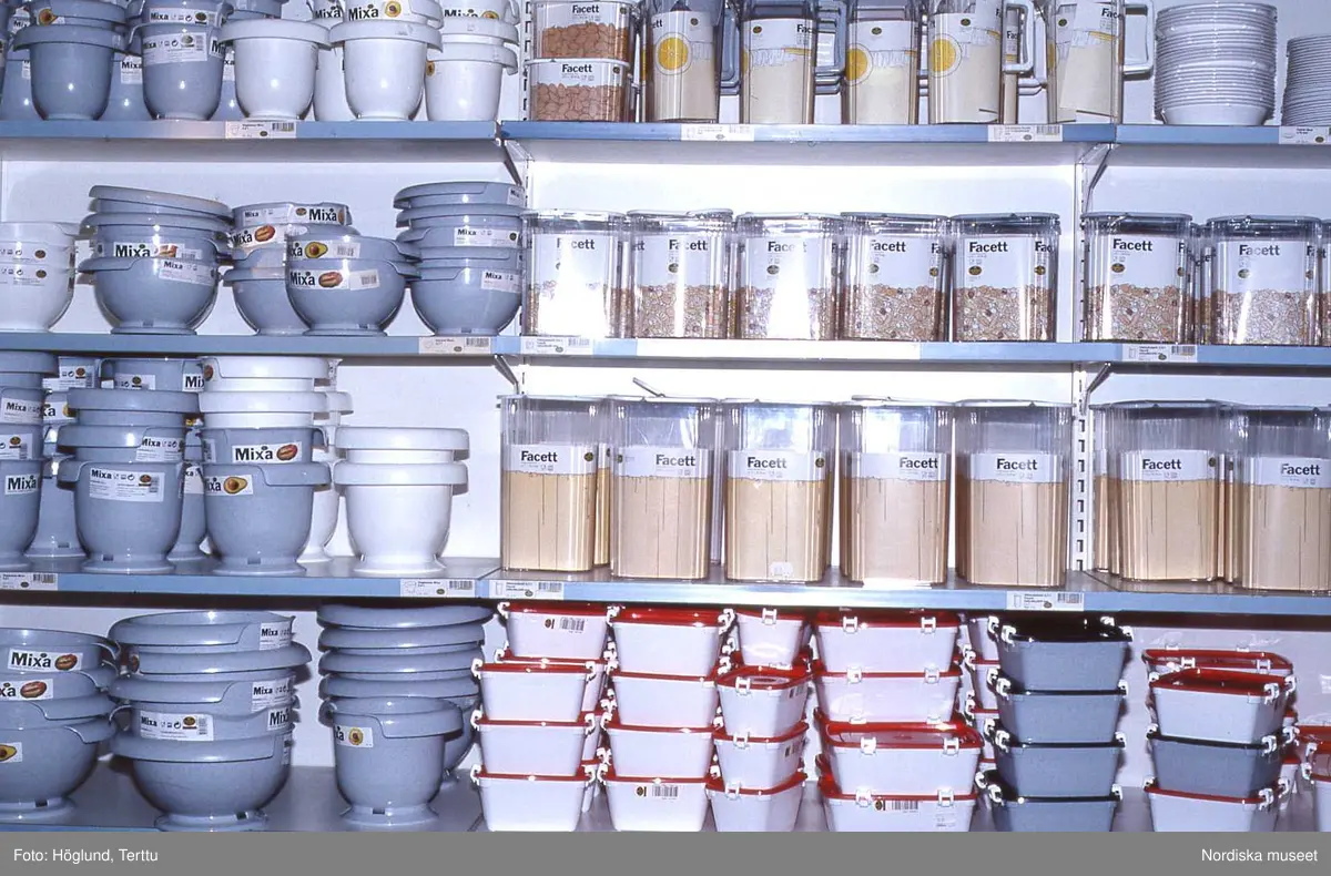 Plastföremål på Varuhuset Åhlens.