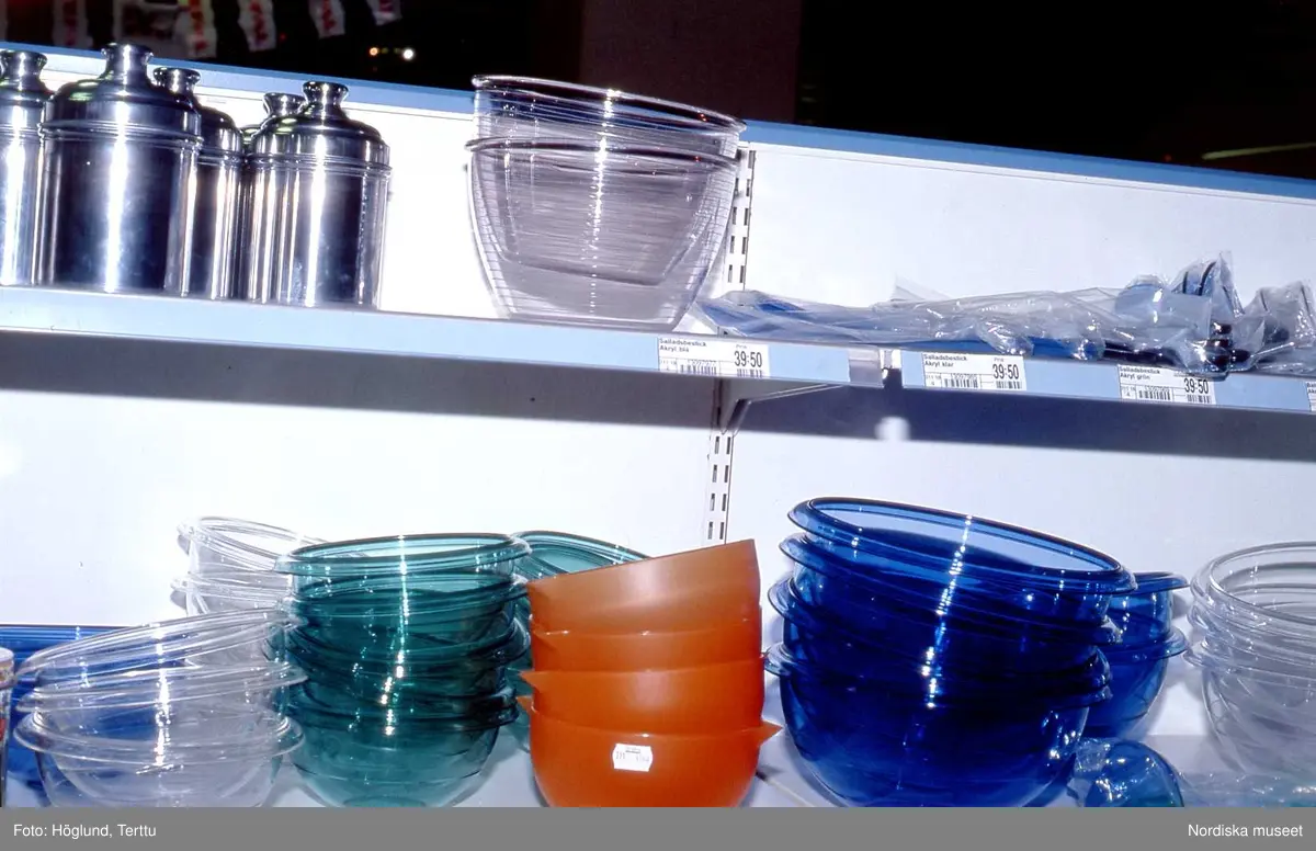 Plastföremål på Varuhuset Åhlens.