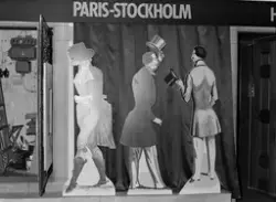 Utställningen "Paris- Stockholm" 1989  om mode på Nordiska m
