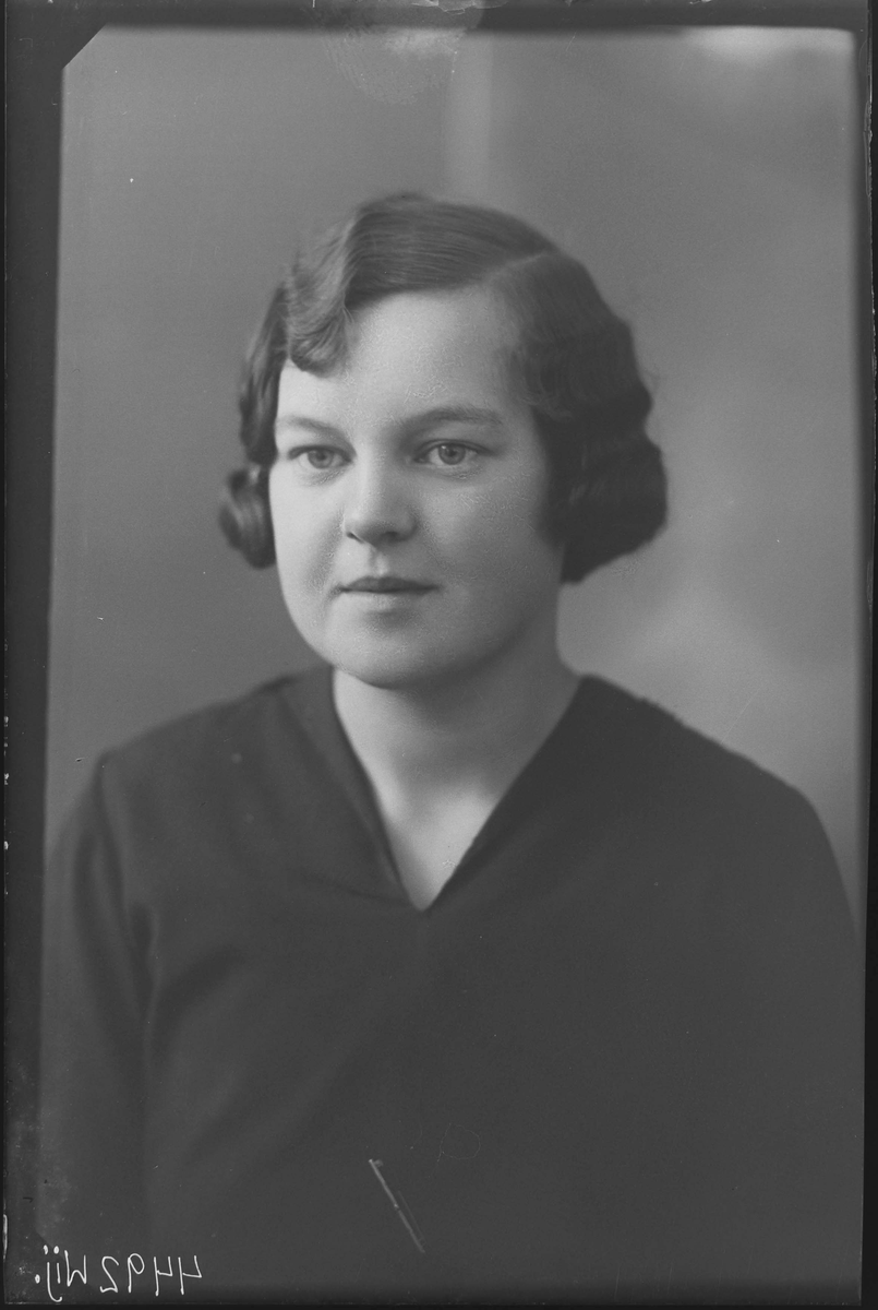 Fotografering beställd av Astrid Hedqvist. Hon är ej identifierad.