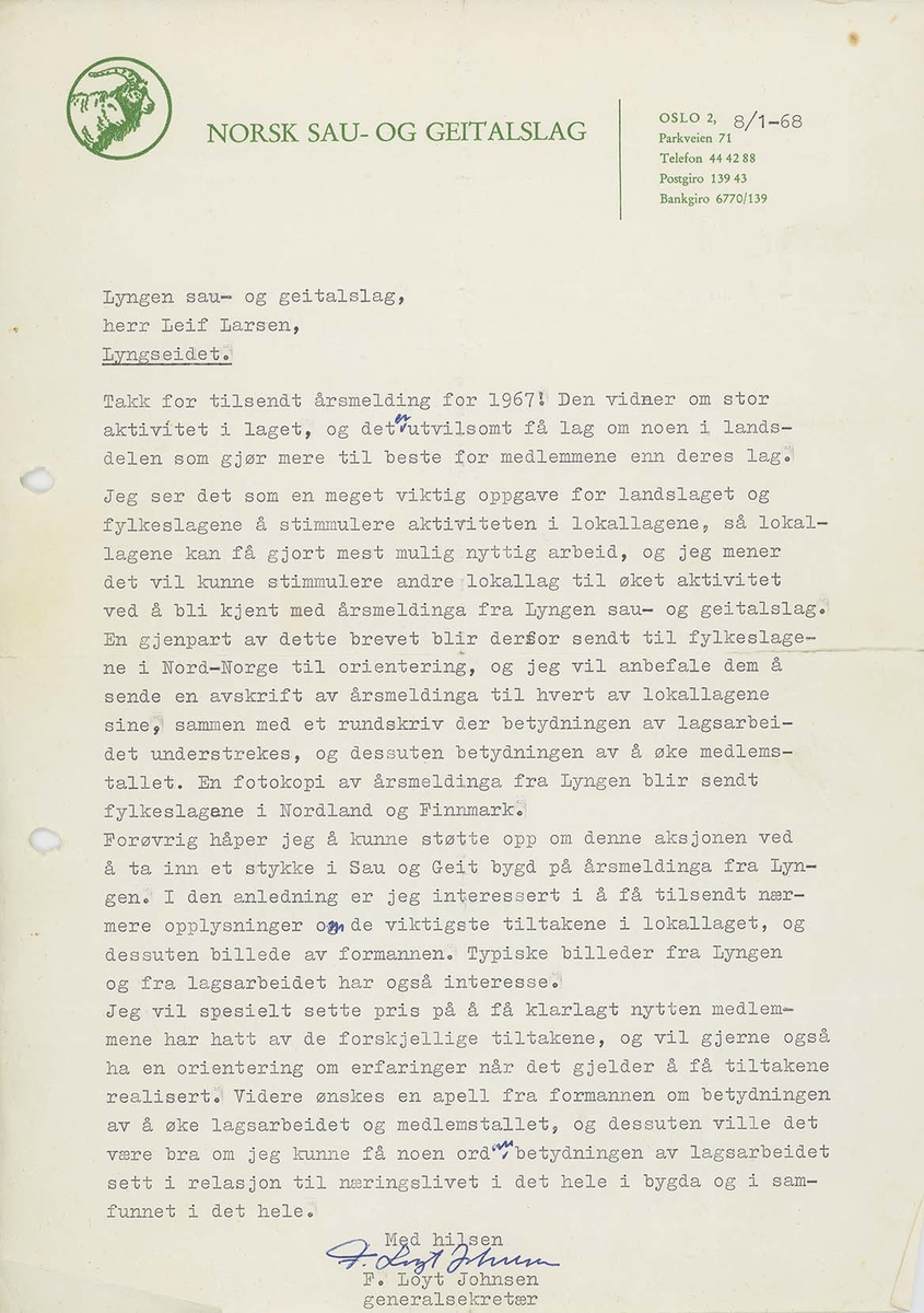 Fotografi av lyngshester og sau fra 1930 til 2009. Motiv fra jubileumsutstilling på Polleidet, turridning, hestestevner, småfeutstilling, gårdsarbeid og turistkjøring, samt bilder av hest og føll, sau og lam og avlsværen Oleg.