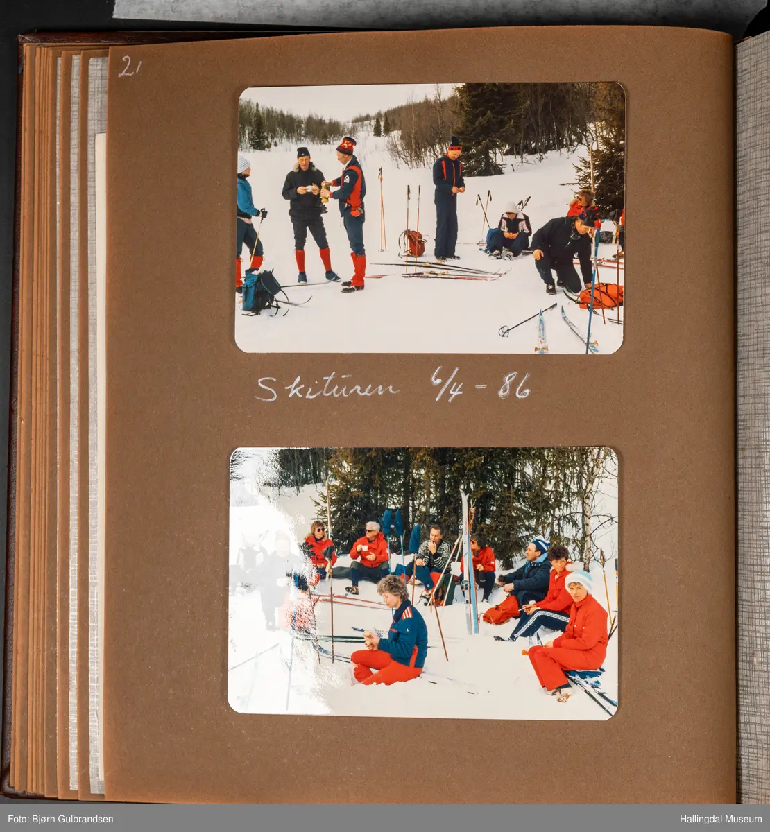 Et brunt læralbum med 74 sider med tekst og bilder. Laget av Lions Club Nesbyen.   
