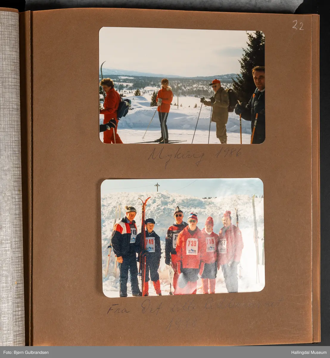 Et brunt læralbum med 74 sider med tekst og bilder. Laget av Lions Club Nesbyen.   