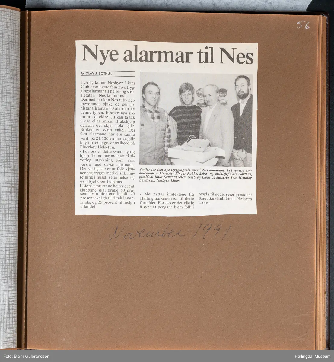 Et brunt læralbum med 74 sider med tekst og bilder. Laget av Lions Club Nesbyen.   