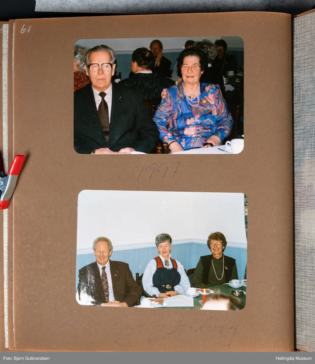 Et brunt læralbum med 74 sider med tekst og bilder. Laget av Lions Club Nesbyen.   