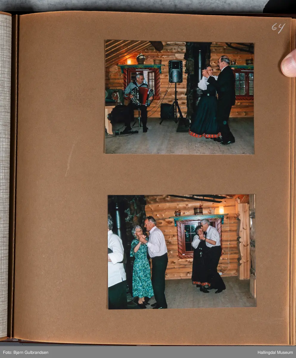 Et brunt læralbum med 74 sider med tekst og bilder. Laget av Lions Club Nesbyen.   