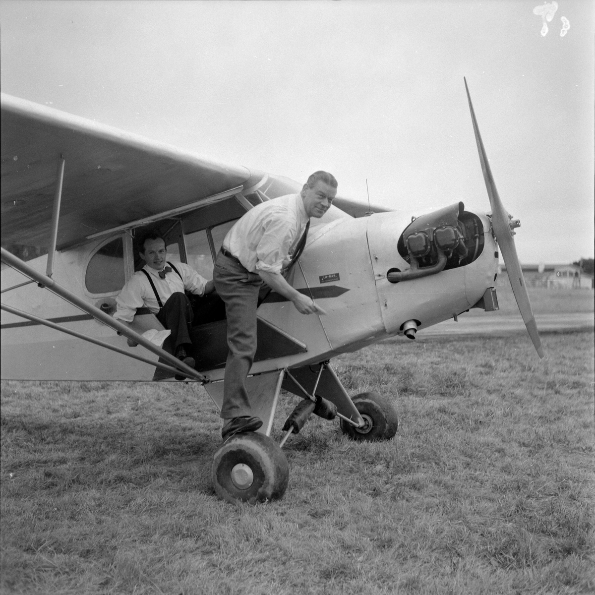 Finn Dyrkoren på småfly