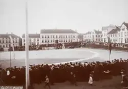 Hamar, Østre Torg, oppvisning, opppstilling av idrettsutøver