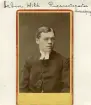 Ateljéporträtt av Wilhelm Arbin, bördig från Karlslunda nära Kalmar. Efter teologie studier verksam som gudsman i Östergötland i först Väderstad, vidare Vårdsberg och sedermera i Risinge. Han ändade sin yrkesbana i länet som fångpredikant i Norrköping. Här porträtterad i Linköping omkring 1885.