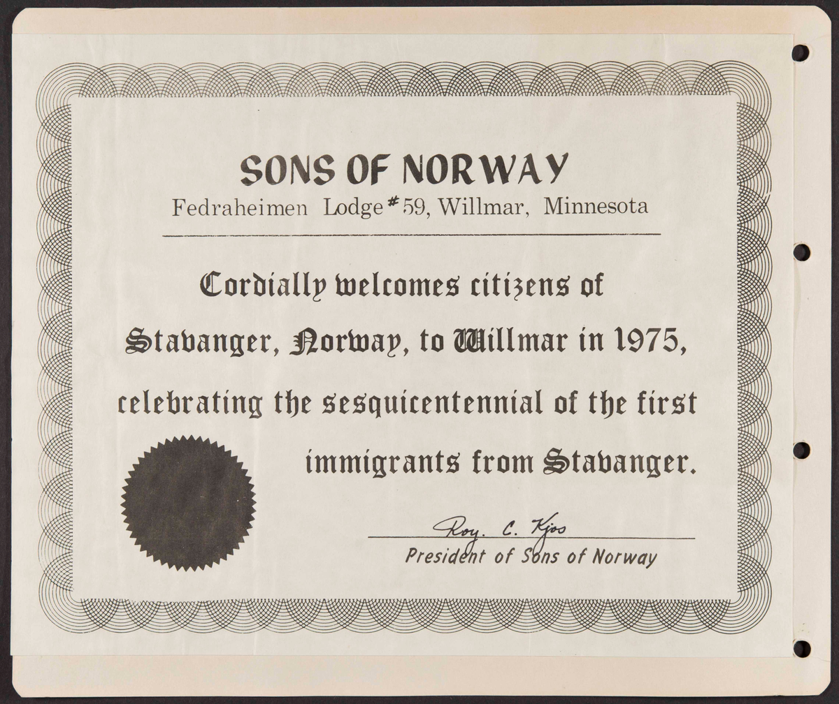 Album fra USA-reise i 1975 i forbindelse med 150-årsmarkering for norsk utvandring til USA. Albumet inneholder fotografier, reiserute, avisutklipp og tekster
