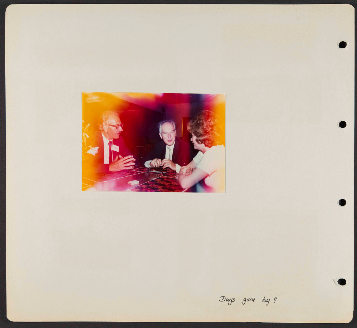 Album som dokumenterer reise til USA i 1972 "I Cleng Peersons fotspor". Albumet inneholder fotografier, reiserute, program, diverse brosjyrer, avisutklipp og tekster