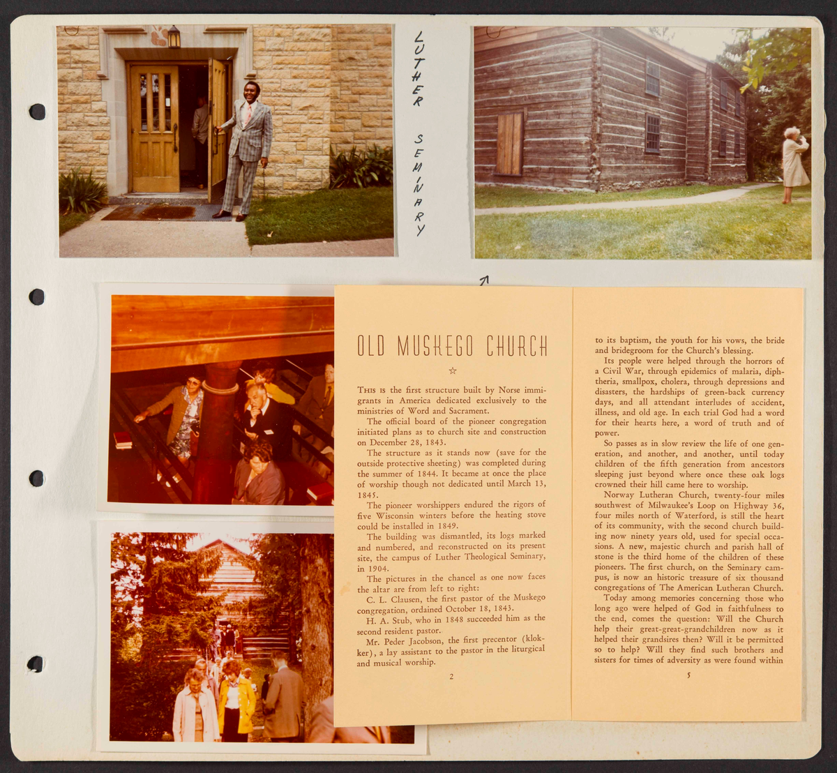 Album som dokumenterer reise til USA i 1972 "I Cleng Peersons fotspor". Albumet inneholder fotografier, reiserute, program, diverse brosjyrer, avisutklipp og tekster