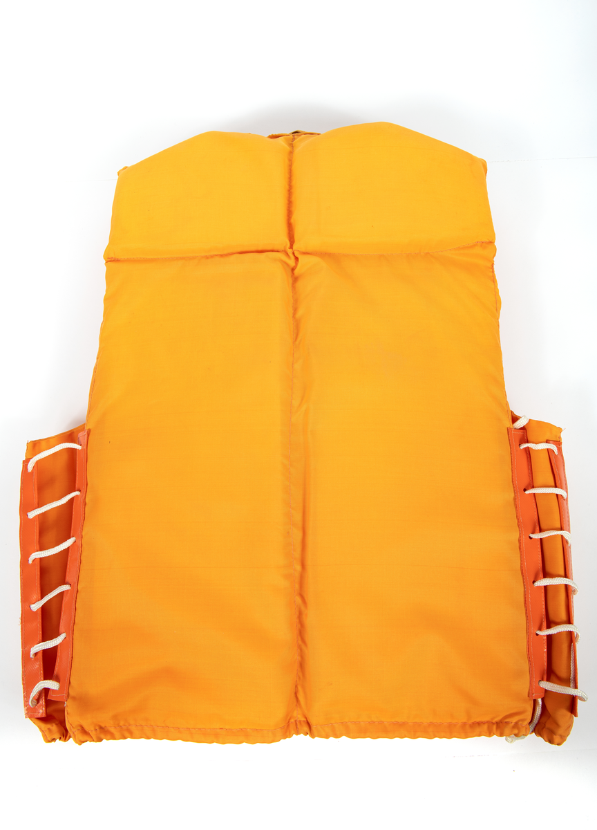 Kajakväst av märket Måsen Sailor. Storlek -60 kg.