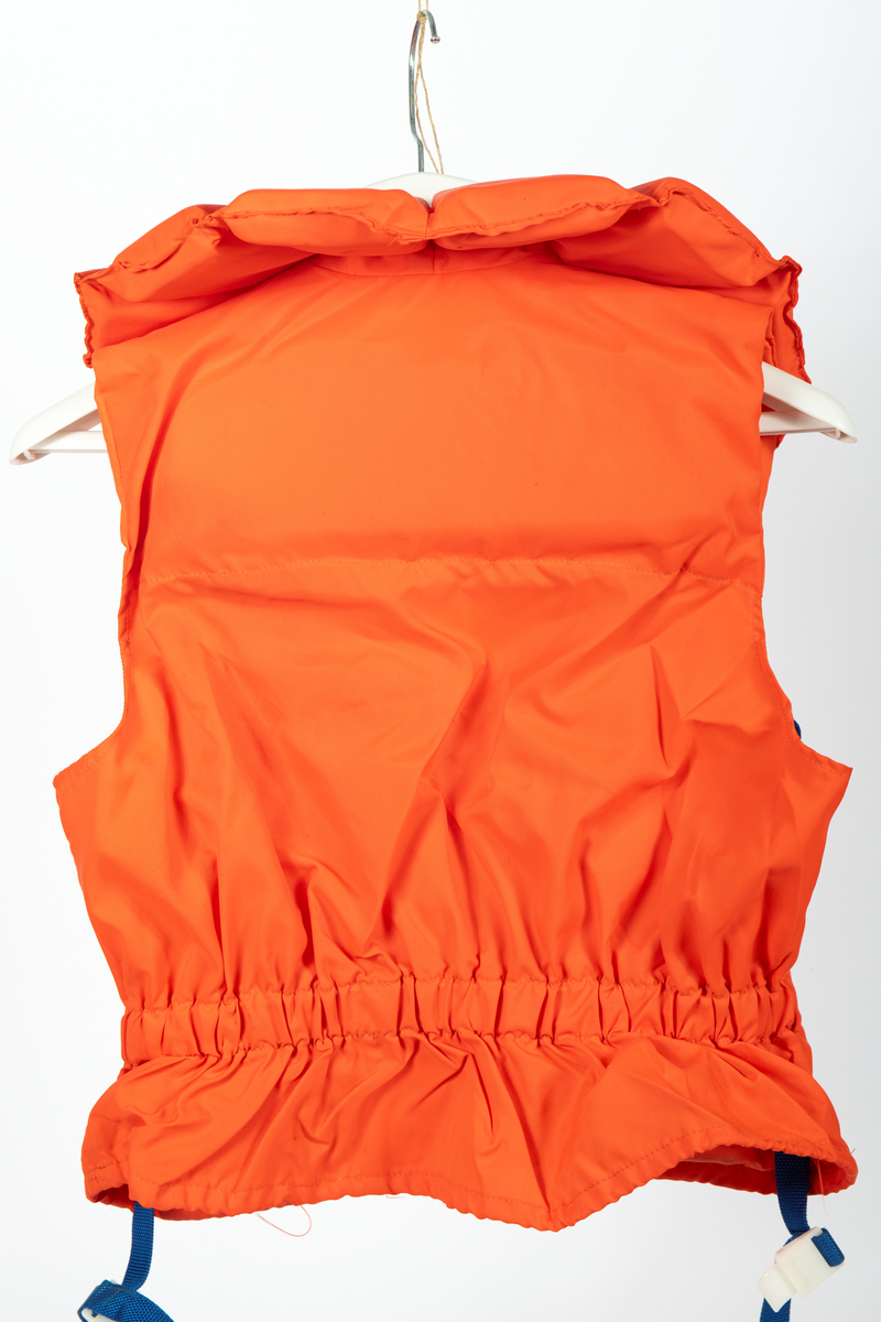 Räddningsväst av märket Måsen 2005. Storlek 40-60 kg.