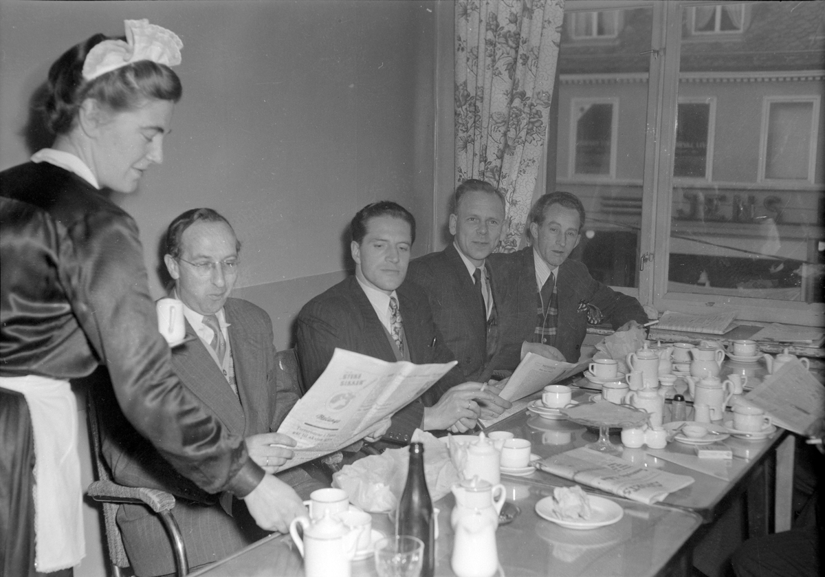 Formiddagskaffe på endel kaféer