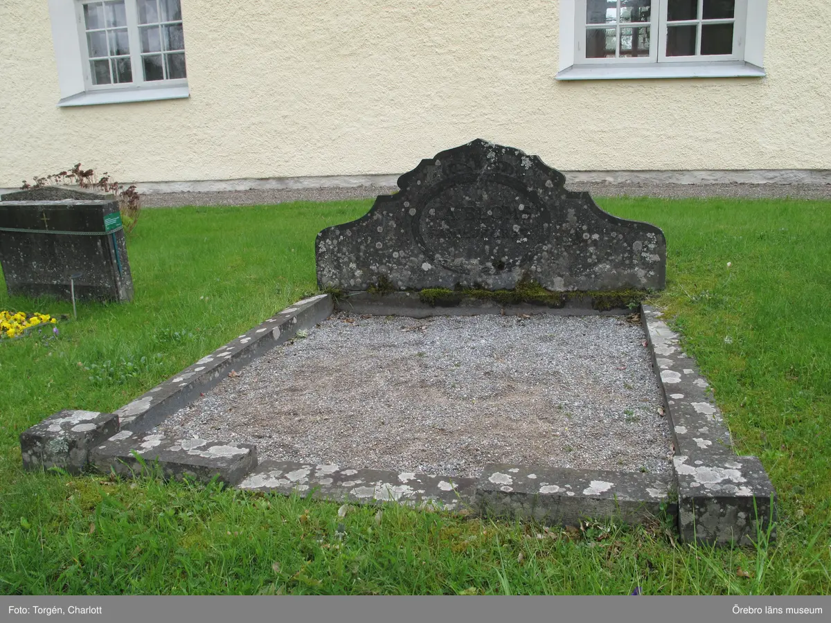 Axberg kyrkogård Inventering av kulturhistoriskt värdefulla gravvårdar 2015, Kvarter F.