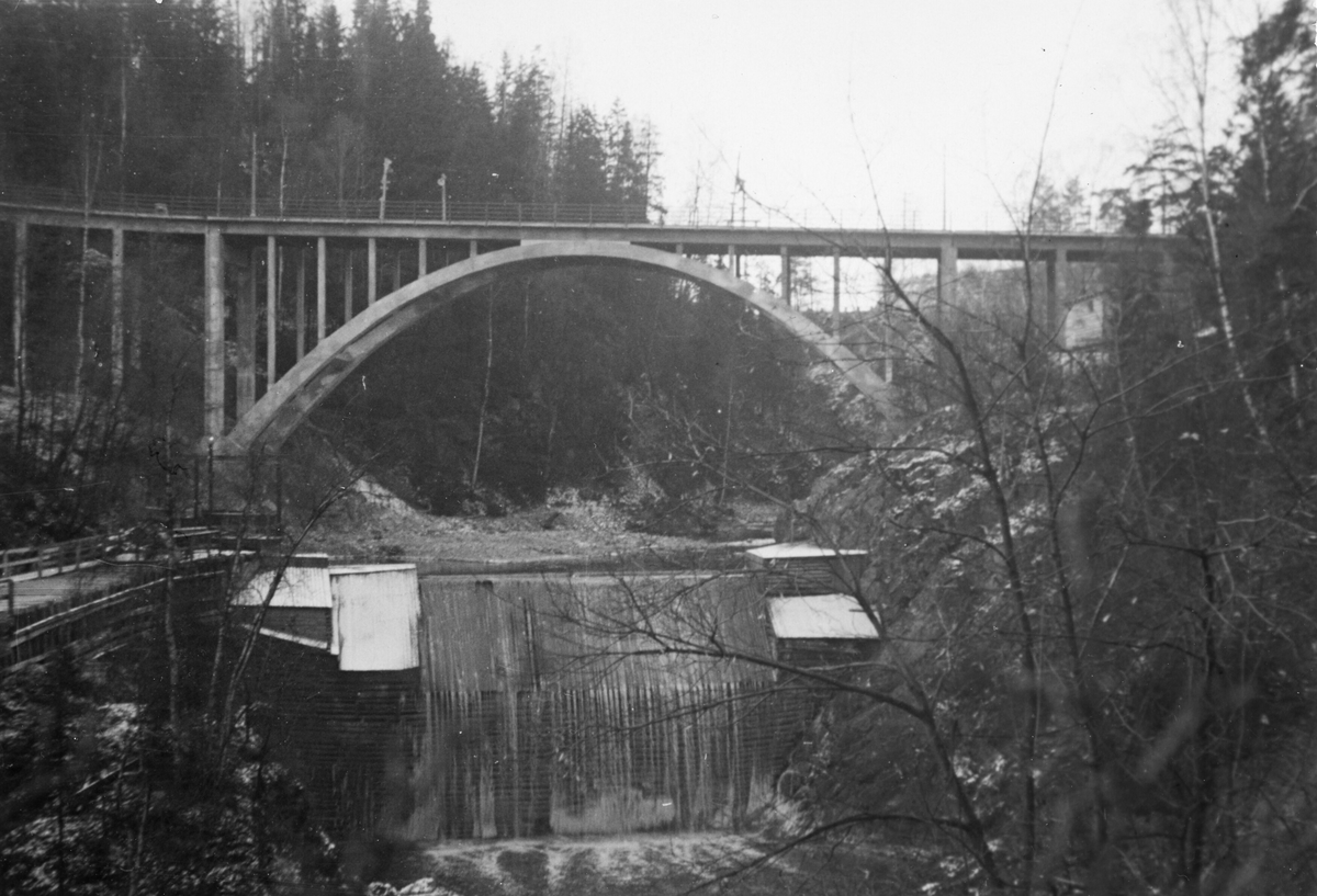 Brua, Nybrua, over Hunnselva på Gjøvik.