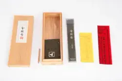 Skrin med røkelsespinner