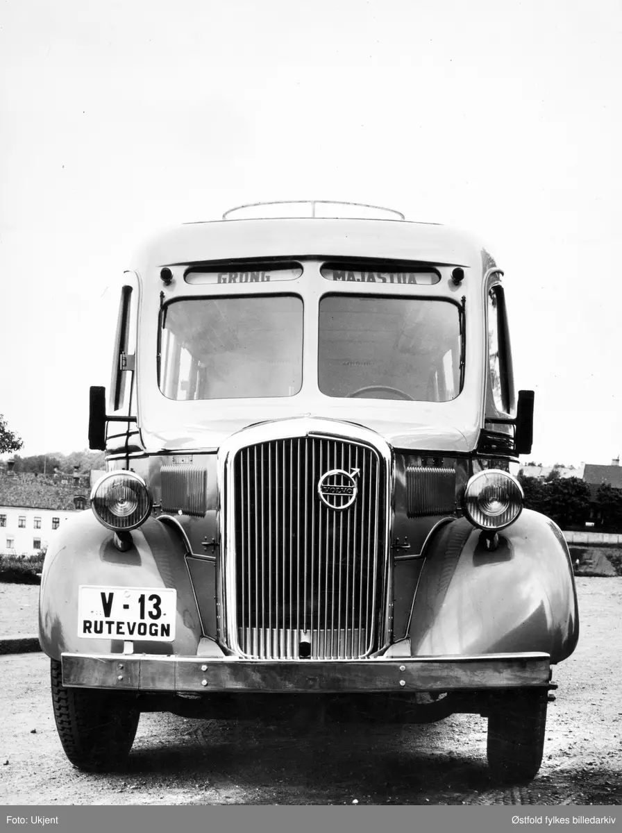 Buss, Ford, kjørte ruta Grong - Majastua (Trøndelag og Nordland), bilskilt V-13.