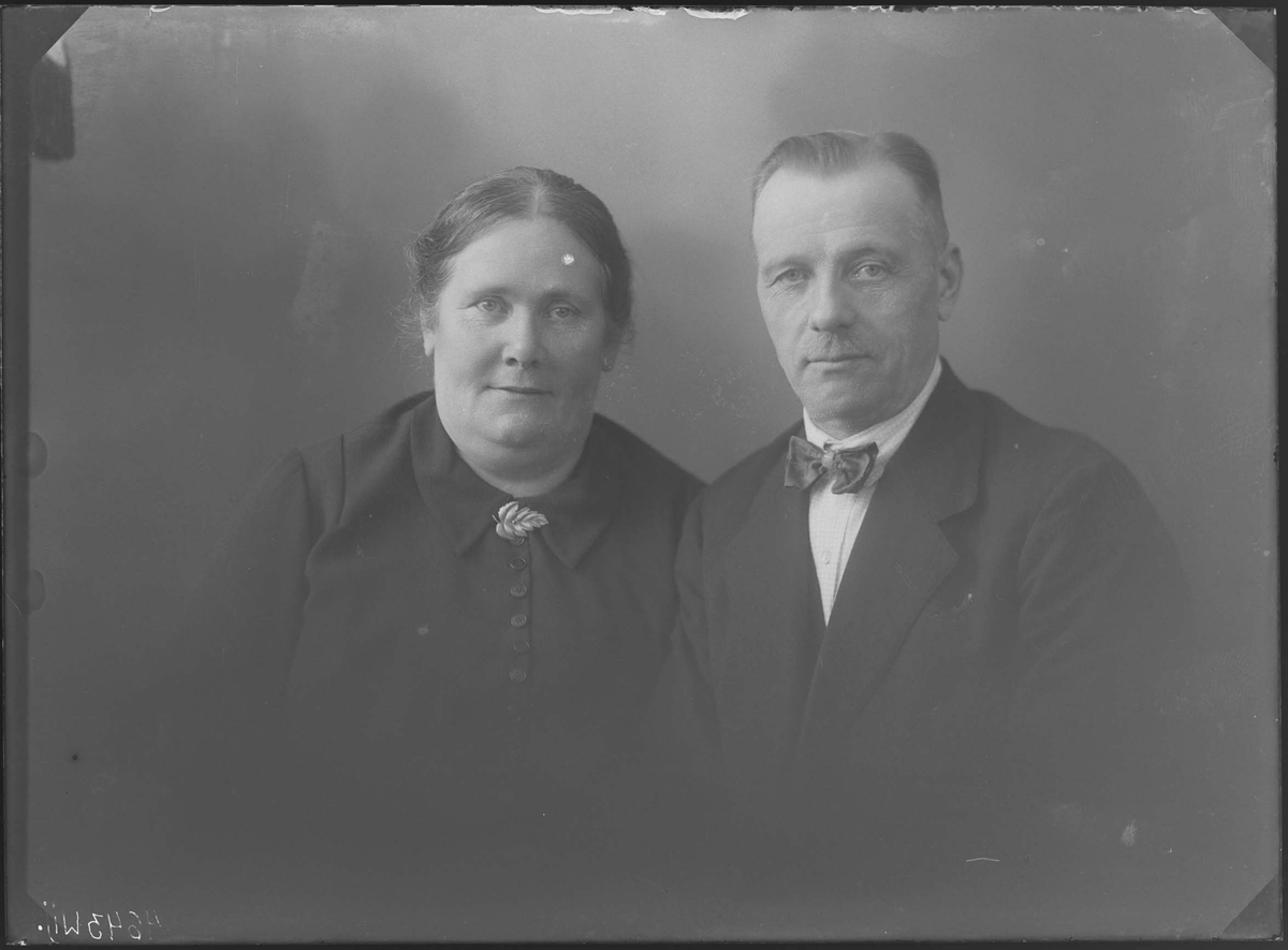 Fotografering beställd av Jansson. De är ej identifierade.
