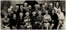 Gruppebilde, trolig 50-årskonfirmanter