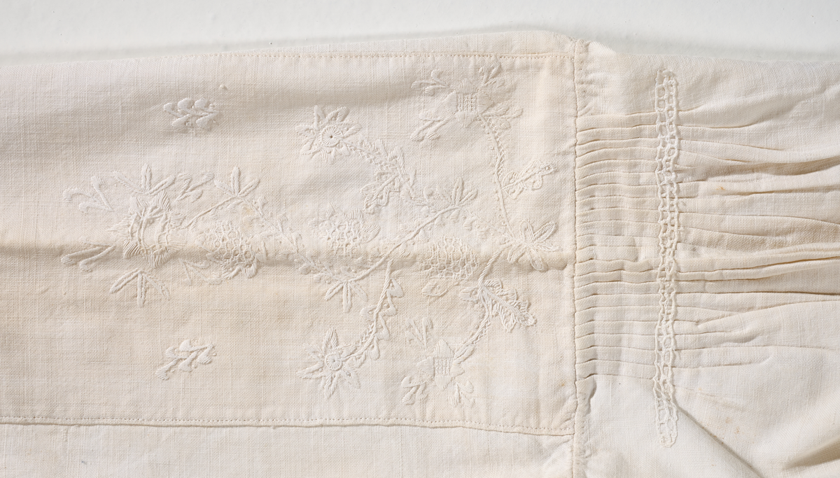 Blomstermotiv, blomsterranker.