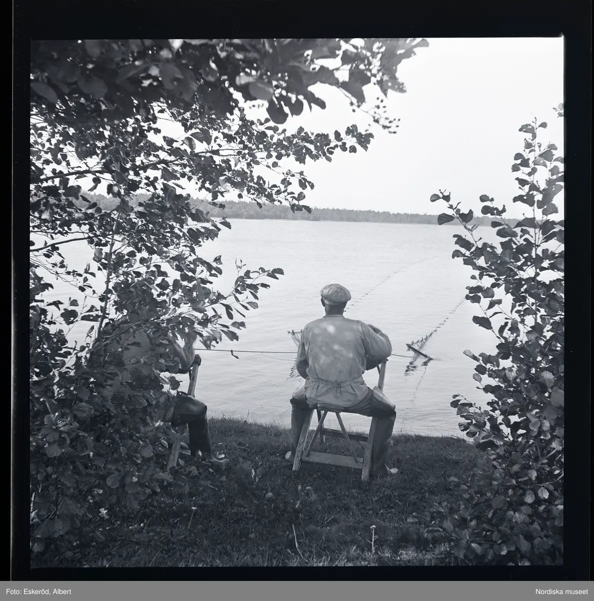 Fiskarna Sven Karlsson och Lars von Herluf drar not.
Jordö, Blekinge.