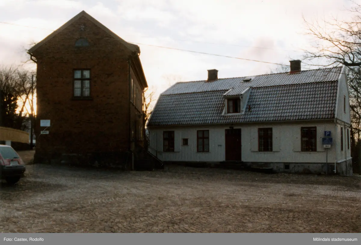 Mölndals Kvarnby i januari 1999. Hembygdsgården Kvarnbygården vid Royens gata 8.