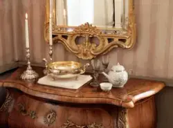 Byrå i ett av rummen på Linnémuseet, Uppsala