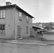 Miljön vid Opphemsgatan 3 i Linköping. Foto 1961.