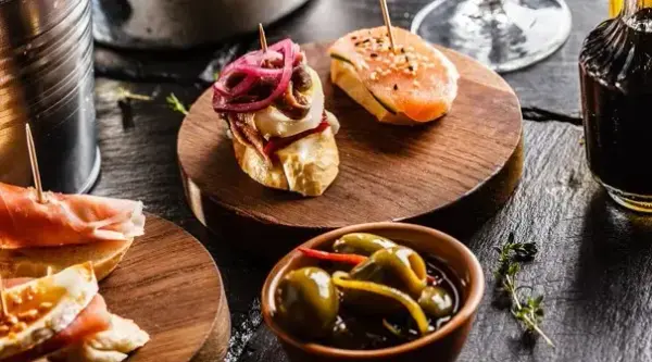 Nærbilde av tapas-rett