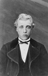 Portrett av Gotlib Olsen som 15-20 åring.