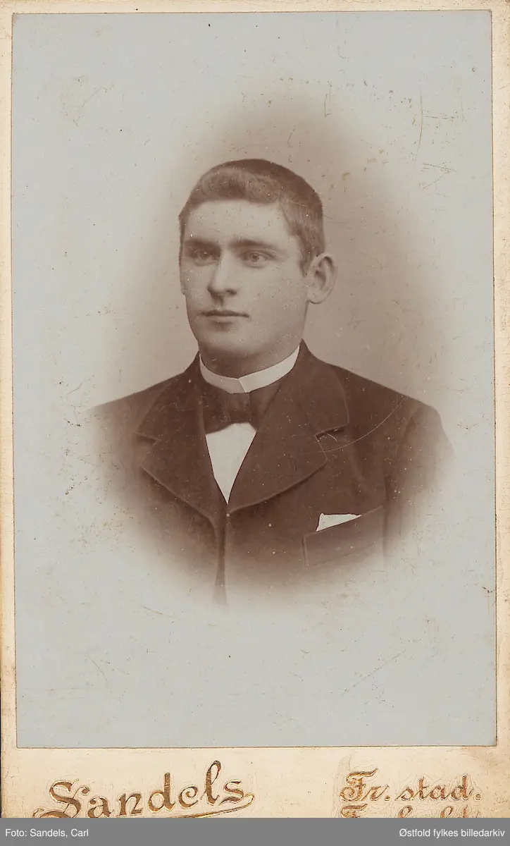 Portrett av Johan Zakariassen, brystbilde, visittkort.