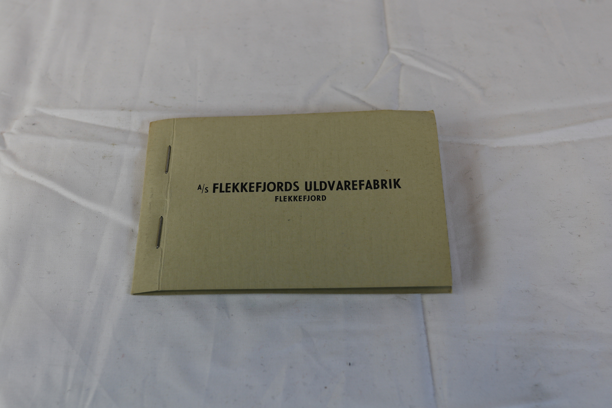 Stoffprøver fra Flekkefjords Uldvarefabrik.