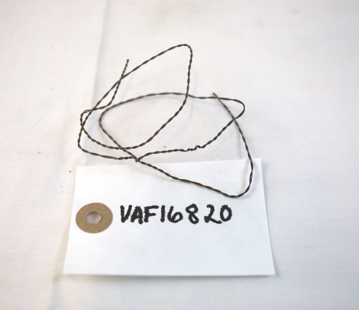 Tvinnet metalltråd brukt i gullsmedvirksomhet.